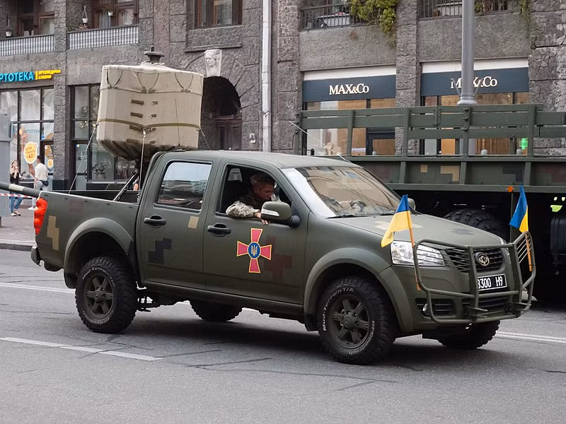 Thập niên 1990 được đánh dấu bằng sự phát triển của radar chống pháo AN/TPQ-48 hạng nhẹ (xách tay) mới, được các chuyên gia của Bộ chỉ huy tác chiến đặc biệt của Mỹ phát triển. Ảnh: Pinterest. 