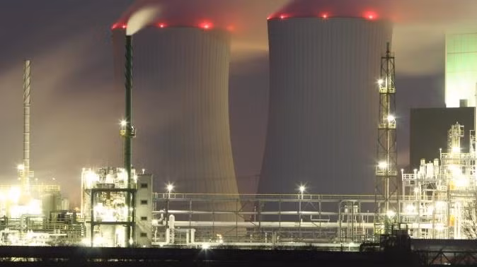 Công ty sản xuất Năng lượng hạt nhân quốc gia Energoatom, công ty sở hữu NPP cho biết, Tổ máy điện 1 của NPP Zaporizhzhia đang được bảo trì theo lịch trình. Tổ máy số 2 đã được kết nối với hệ thống năng lượng lúc 06:49 chiều, ngày 4/3/2022 và đang thực hiện cấp điện lên hệ thống điện quốc gia.