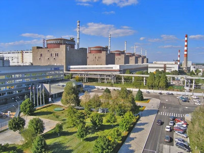 Hiện Tổ máy 3 của NPP Zaporizhzhia đã được ngắt kết nối khỏi hệ thống điện quốc gia và đang trải qua các quy trình làm mát, giống như bộ Tổ máy 5 và 6. Còn Tổ máy số 4 đang phát điện với công suất 980 megawatt.