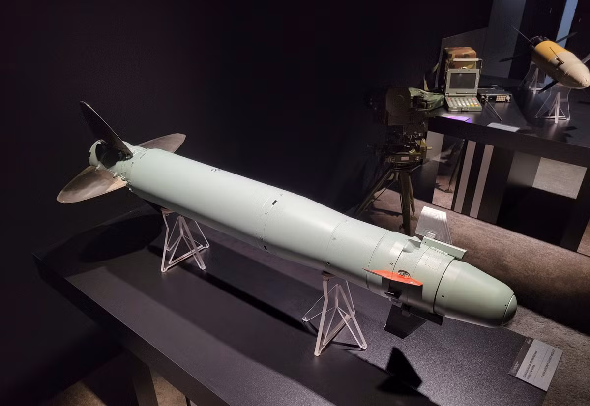 Nguồn tin của Nga cho rằng, chiếc UAV Orion được trang bị tên lửa Kh-UAV (TKB-1030). Với loại tên lửa này, Orion “khá tự tin” tiêu diệt xe bọc thép và hỏa điểm của quân Ukraine ở khu vực biên giới. Đến nay, số lượng xe tăng, xe chiến đấu bộ binh, xe bọc thép, pháo tự hành và pháo xe kéo của Ukraine bị chiếc UAV này phá hủy đã vượt quá 50 chiếc. 