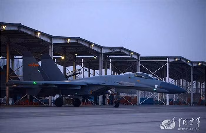 Dựa trên nền tảng công nghệ của chiến đấu cơ Su-27, Trung Quốc đã bước đầu làm chủ được công nghệ của máy bay chiến đấu hạng nặng thế hệ thứ 4. Cũng nhờ chương trình Su-27, Trung Quốc đã đào tạo được một lớp kỹ sư, công nhân, thợ máy, phi công máy bay chiến đấu thế hệ 4 theo chuẩn quốc tế.