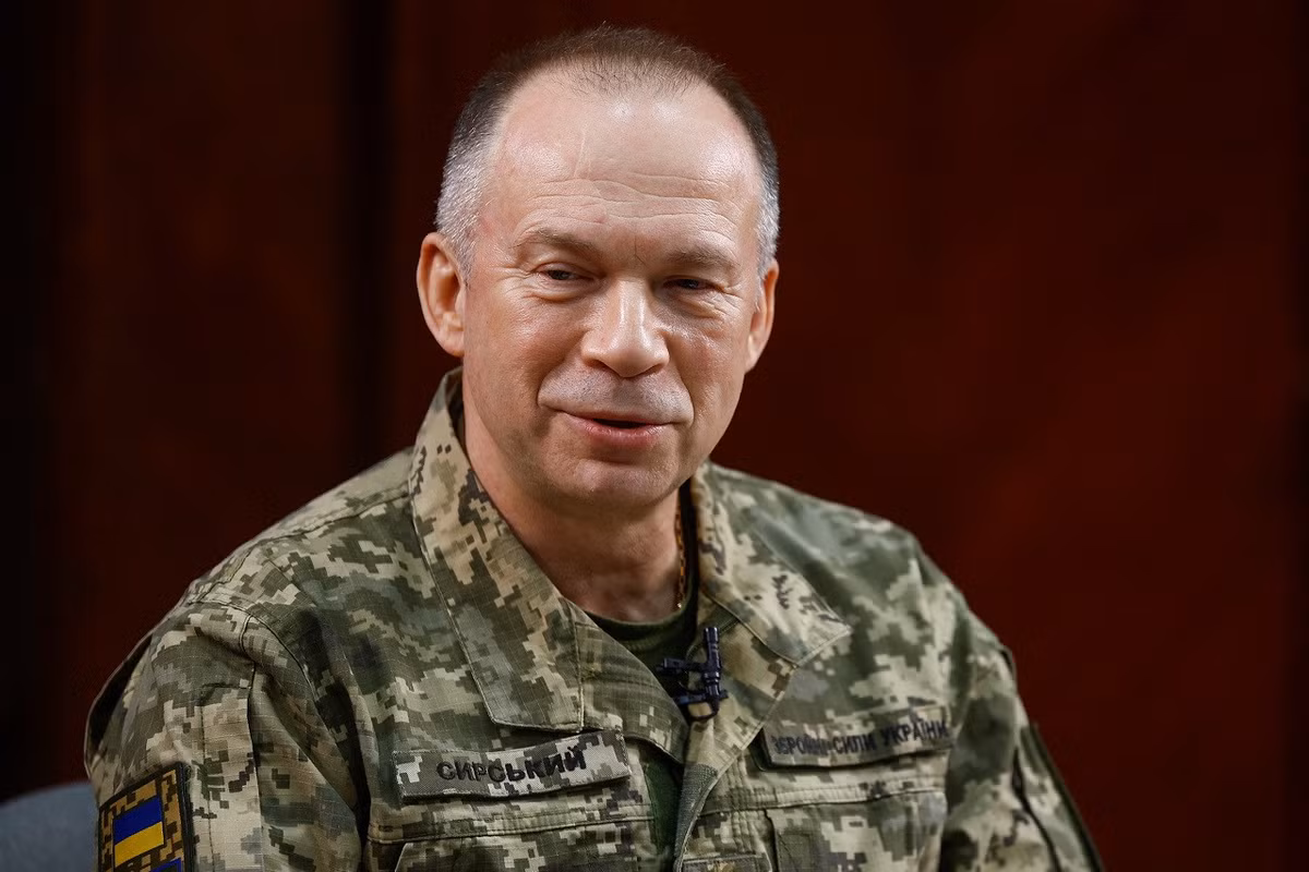 Giờ đây, khi thảm họa của Quân đội Ukraine ở Avdiivka trở nên rõ ràng, Bộ Tổng tham mưu Ukraine đang bắt đầu tìm kiếm phương án cuối cùng và có vẻ như họ đã tìm thấy, khi tân Tổng tư lệnh Lực lượng Vũ trang Ukraine, Tướng Alexander Syrsky đã có cuộc họp khẩn cấp về tình hình Avdiivka.