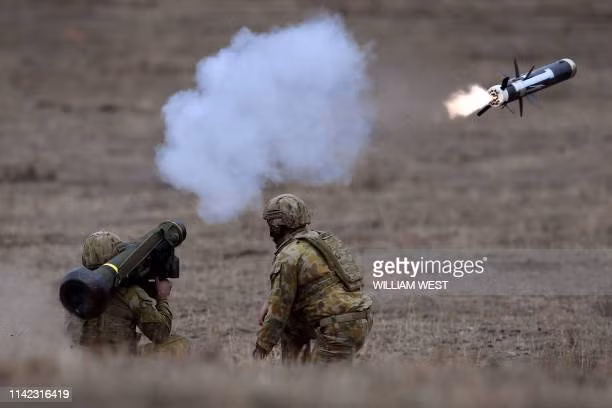 Quân đội Ukraine đã tiến hành cuộc tập trận ở khu vực Donbass, có sử dụng tên lửa Javelin của Mỹ. Ít nhất một tên lửa đã bắn trượt mục tiêu, nhưng Quân đội Ukraine cho rằng, cuộc diễn tập đã thành công.