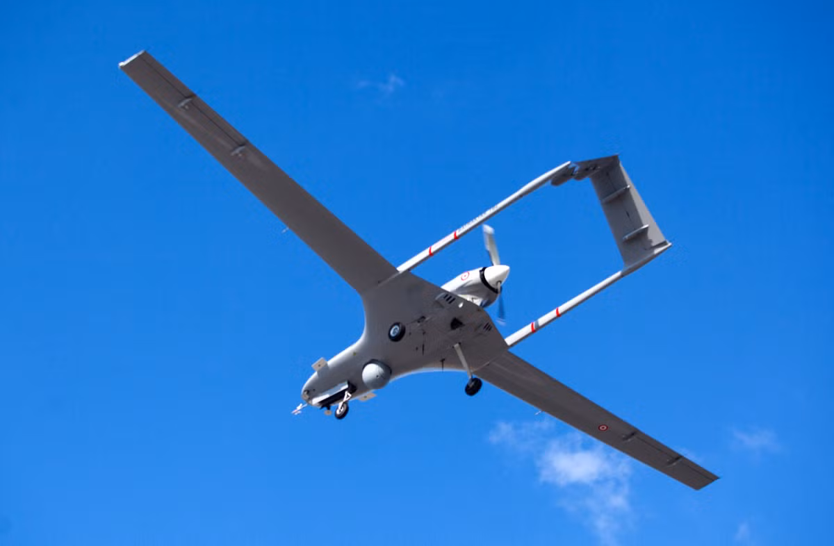 Chuyên gia của Avia.pro cũng khẳng định, UAV TB2 chỉ hiệu quả khi sử dụng nó như một phương tiện do thám trong thời bình, nhưng chúng hoàn toàn không phù hợp cho các cuộc tấn công hay trinh sát trong thời chiến với một lực lượng có phòng không mạnh như Nga.