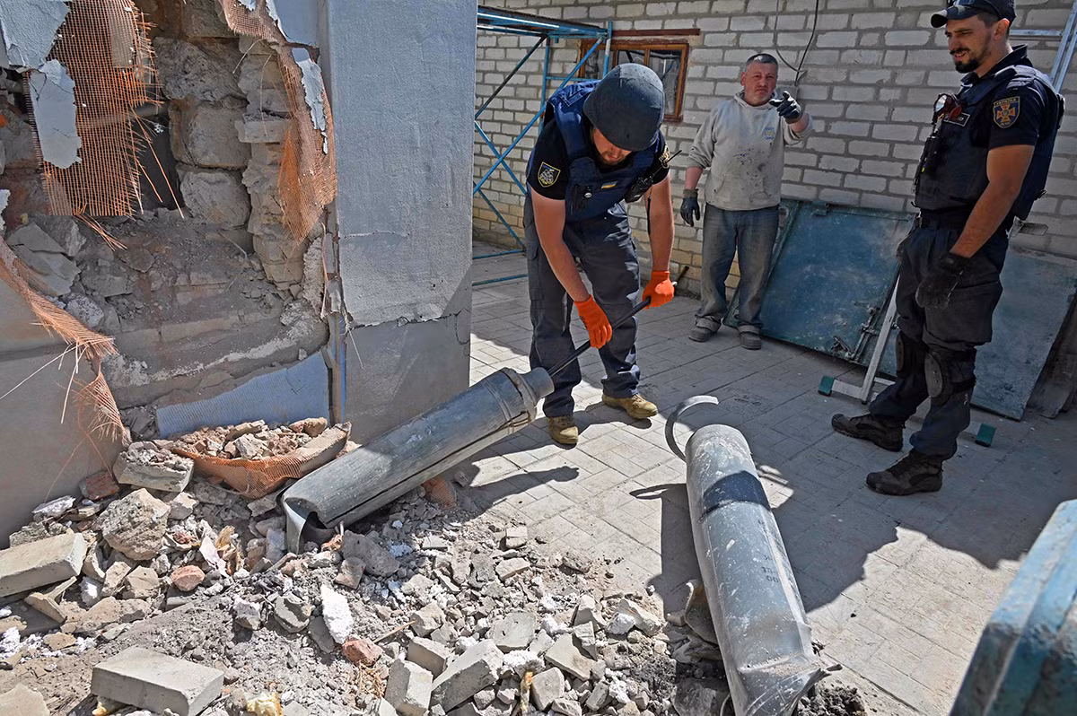 Tại khu vực Donetsk, Bộ Quốc phòng Nga hôm 6/5 đưa tin, lực lượng phòng không Nga đã bắn hạ một máy bay không người lái của Ukraine ở khu vực này. Theo hãng thông tấn nhà nước Ukraine, giao tranh ác liệt ở Donetsk vẫn đang diễn ra trên toàn mặt trận. 