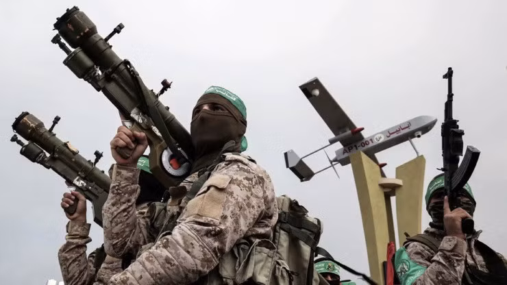 Theo thông tin từ hãng Al Jazeera của Qatar và các phương tiện truyền thông khác, Lữ đoàn Qassam, một phe nhóm của lực lượng vũ trang Hamas, đã đưa ra thông điệp tới Quân đội Israel vào tối ngày 14/10 rằng, họ đã chuẩn bị “sẵn sàng tiếp đón” bộ binh Israel tiến vào Dải Gaza.