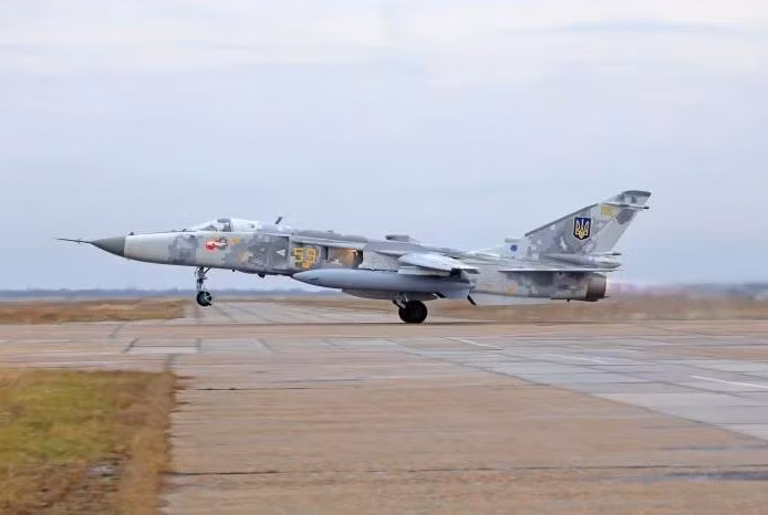 Các nhà phân tích chỉ ra rằng, Lực lượng Vũ trang Ukraine vẫn duy trì khoảng 20 máy bay chiến đấu Su-24. Con số này vẫn còn tương đối đáng kể, đặc biệt khi xét đến những tổn thất mà họ phải gánh chịu.