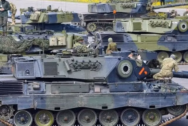 Nhưng điều kỳ lạ là mặc dù quân đội Ukraine mới nhận loại xe tăng cũ này vài ngày, đã tung ngay nó vào một cuộc tấn công tương đối liều lĩnh. Phải chăng quân đội Ukraine đang dùng cách này, để bày tỏ sự phản đối rằng, phương Tây viện trợ “vũ khí rác” cho họ?