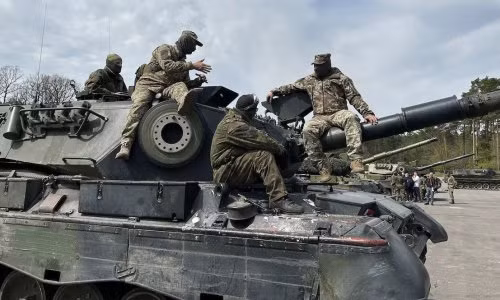 Leopard 1A5 không phải là loại xe tăng hiện đại, nhưng quân đội Ukraine lúc này đang rất cần vũ khí tấn công bọc thép, nên đã được đưa ngay ra chiến trường và quân đội Ukraine cũng công bố thông tin về hoạt động của xe tăng Leopard 1A5 trên chiến trường Kupyansk.