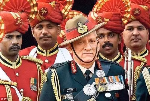 Bipin Rawat sinh năm 1958, trong một gia đình sĩ quan quý tộc ở Ấn Độ. Cha của ông Rachu Singh Rawat làm đến chức Phó tổng tham mưu trưởng thứ nhất của Quân đội Ấn Độ; cha ông là nhân vật "thứ hai" trong Quân đội Ấn Độ, thậm chí vào năm 1988 khi về hưu, ông vẫn là một nhà quý tộc lỗi lạc trong quân đội Ấn Độ.