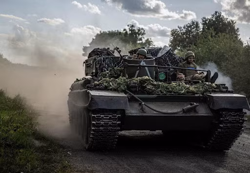 Bộ chỉ huy Quân đội Ukraine ở khu vực Kursk thực sự đã phục hồi sau đòn phản công ban đầu của quân Nga và đang cố gắng phản công, sử dụng quân dự bị để chiếm lại những khu vực mà Quân đội Nga đã chiếm được trước đó. Tuy nhiên, ở giai đoạn này, không bên nào đạt được thành công đáng kể và các cuộc đụng độ căng thẳng vẫn tiếp diễn.