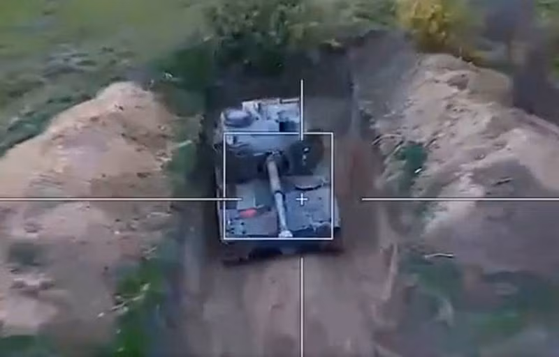 Những pha UAV tự sát Lancet phá hủy vũ khí của Ukraine Nhung pha UAV tu sat Lancet pha huy vu khi cua Ukraine