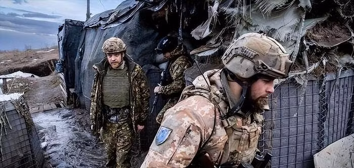 Khách quan đánh giá, mặt trận Kursk không chỉ là một nút thắt quan trọng trong cuộc xung đột Nga-Ukraine, mà còn là cuộc chiến sức mạnh thực sự giữa hai bên. Ý định đầu tiên của Quân đội Ukraine ở khu vực Kursk là nhằm kéo Quân đội Nga từ các chiến trường trọng điểm như Donbass, để giảm bớt áp lực lên chiến tuyến phía đông Ukraine.