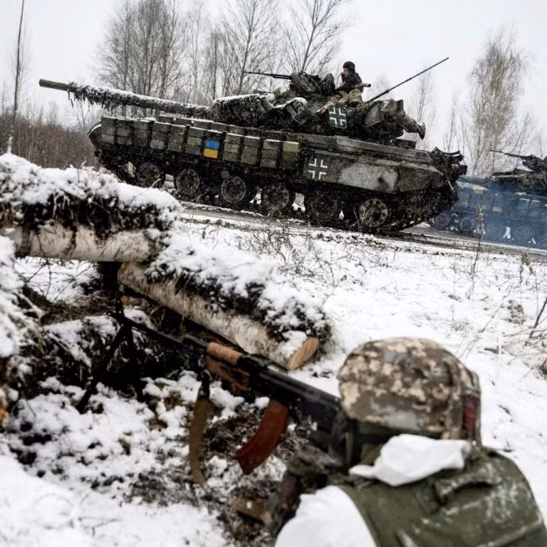 Việc triển khai xe tăng Leopard 2 ở khu vực Chasov Yar cũng có thể mang lại lợi thế chiến thuật cho Quân đội Ukraine, do ở đây có độ cao cho phép tấn công hiệu quả mục tiêu ở khoảng cách xa. Hiện tại chưa có bằng chứng nào về việc những chiếc Leopard 2 đã bước vào chiến đấu ở chiến trường Ukraine.