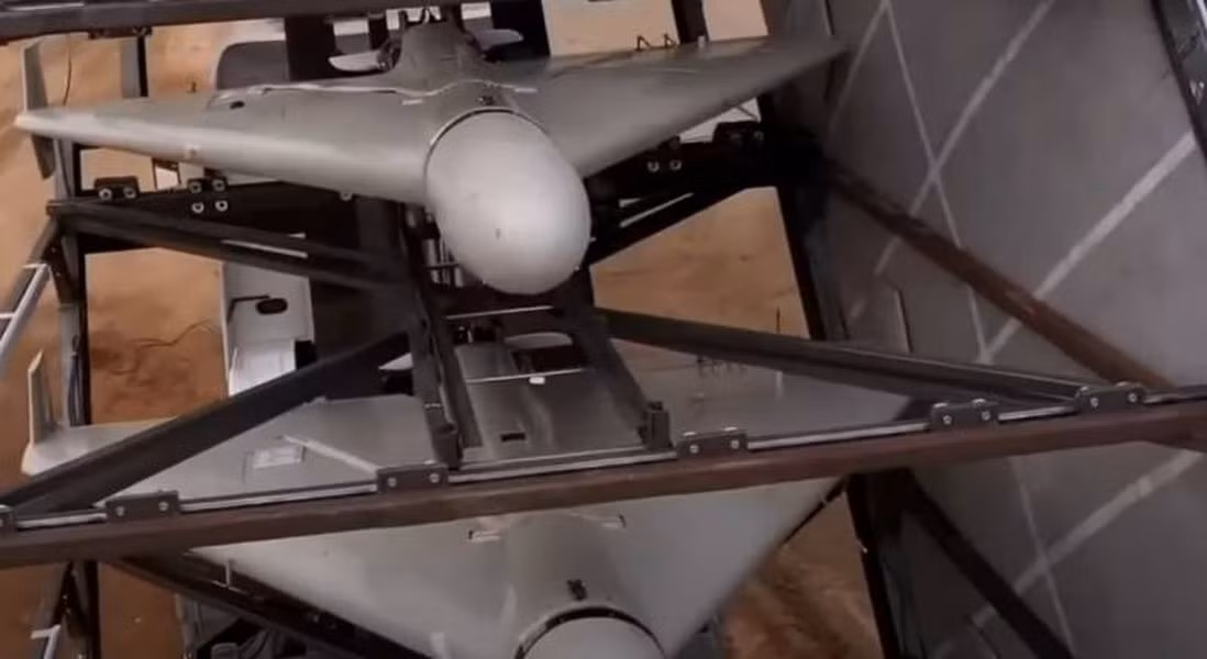 Tuy nhiên nhờ Iran, Nga có thể bỏ qua bước nghiên cứu và phát triển (R&amp;D), mà tổ chức sản xuất được ngay loại UAV Geran-2, dựa trên việc chuyển giao công nghệ; đáp ứng yêu cầu cấp thiết của chiến trường, khi Quân đội Nga cần gấp vũ khí tấn công tầm xa.
