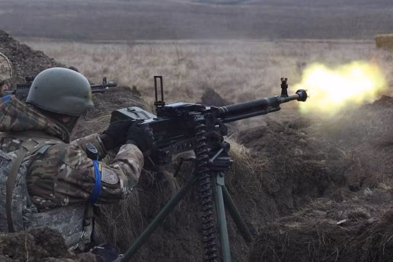 Theo phóng viên Lahovski, hiện quân Ukraine tại Bakhmut đã “cắt đứt” liên hệ giữa tiền quân và hậu phương của Quân đội Nga, tạo thành một vòng vây nhỏ. Nhưng việc có thể ngăn cản quân Nga đột phá hay không, thì chưa được xác nhận. 