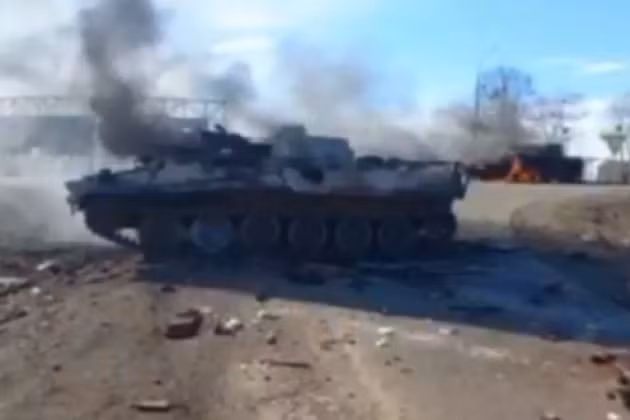 Đoạn video về việc Quân đội Ukraine tiêu diệt xe tăng hạng nặng và xe chiến đấu bộ binh hạng nhẹ trên đường vành đai thành phố, được quay bởi những người dân địa phương đang di tản khỏi thành phố đưa lên mạng xã hội. Qua đoạn video, người xem có thể rất nhiều xe tăng bị phá hủy ở ngoại ô Kharkov.