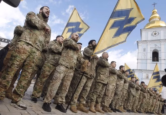 Thiếu tướng Konashenkov cho biết, một tàu chở hàng của Ukraine đã cố gắng đột nhập vào cảng biển Mariupol và đã bị Hạm đội Biển Đen của Nga chặn từ đường biển vào đêm hôm đó; con tàu đã không trả lời các cuộc gọi từ lính biên phòng Nga, mà vẫn tiếp tục ra khơi.