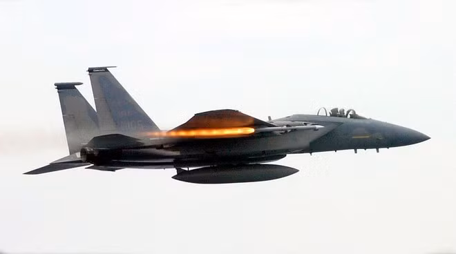 Mặc dù có vẻ tốn kém, nhưng Arab Saudi có vẻ hài lòng, khi sử dụng những quả tên lửa trị giá 2 triệu USD, để chống lại UAV có giá chỉ vài nghìn USD. Bởi vì họ không đủ khả năng để ngăn chặn các UAV này, tấn công các sân bay, phá hủy các cơ sở dầu khí hoặc tiến công các tàu chở dầu. 