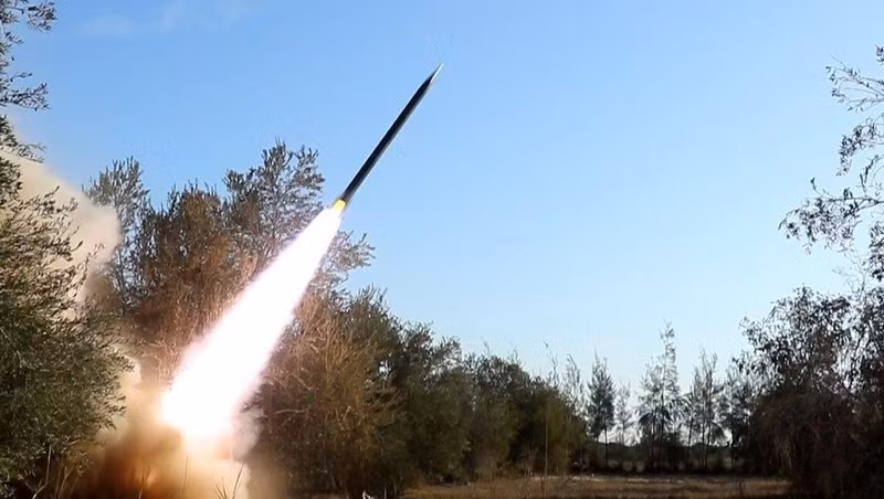 Ông Halevy, cựu lãnh đạo cơ quan tình báo Mossad của Israel, tin rằng Hamas đã bắn hơn 3.000 quả rocket trong 24 giờ (Israel không công nhận Hamas bắn 5.000 quả đạn trong một ngày), điều này là chưa từng có tiền lệ. 