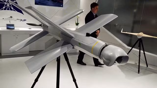 Theo trang Bulgarian Military phân tích, nhiều tiến bộ trong công nghệ của Nga đã gây ra khá nhiều xáo trộn cho Quân đội Ukraine; theo Tướng Zaluzhny tiết lộ, một trong những vũ khí nổi bật của Nga ở chiến trường Ukraine là UAV tự sát Lancet, đã gây nhiều thiệt hại cho Quân đội Ukraine.