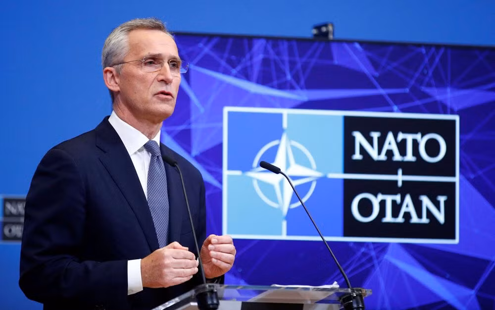 Tổng thư ký NATO Stoltenberg sắp kết thúc nhiệm kỳ và sẽ được thay thế bởi Thủ tướng Italy Mark Rutte. Nhân dịp chuẩn bị rời nhiệm sở, ông Stoltenberg đã đưa ra nhận xét, cho rằng Quân đội Nga đã không thể đạt được "đột phá lớn" trên chiến trường Ukraine.