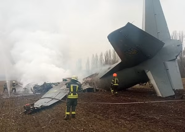 Tuyên bố đáng chú ý nhất của phía Ukraine là trong tuần đầu tiên của cuộc chiến một chiếc MiG-29A cũ kỹ của Không quân Ukraine, đã bắn hạ 6 máy bay chiến đấu của Nga bao gồm cả một chiếc Su-35 trong vòng vài giờ, được các nguồn tin chính phủ Ukraine chính thức xác nhận nhưng bị quốc tế coi là tin giả.