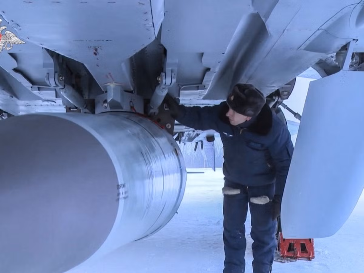 Mặc dù hãng tin CNN cho biết, đây là lần đầu tiên thế giới sử dụng vũ khí siêu thanh trong chiến đấu thực tế, nhưng có thông tin tiết lộ rằng, Nga có thể đã sử dụng nó trong chiến tranh Syria năm 2016.