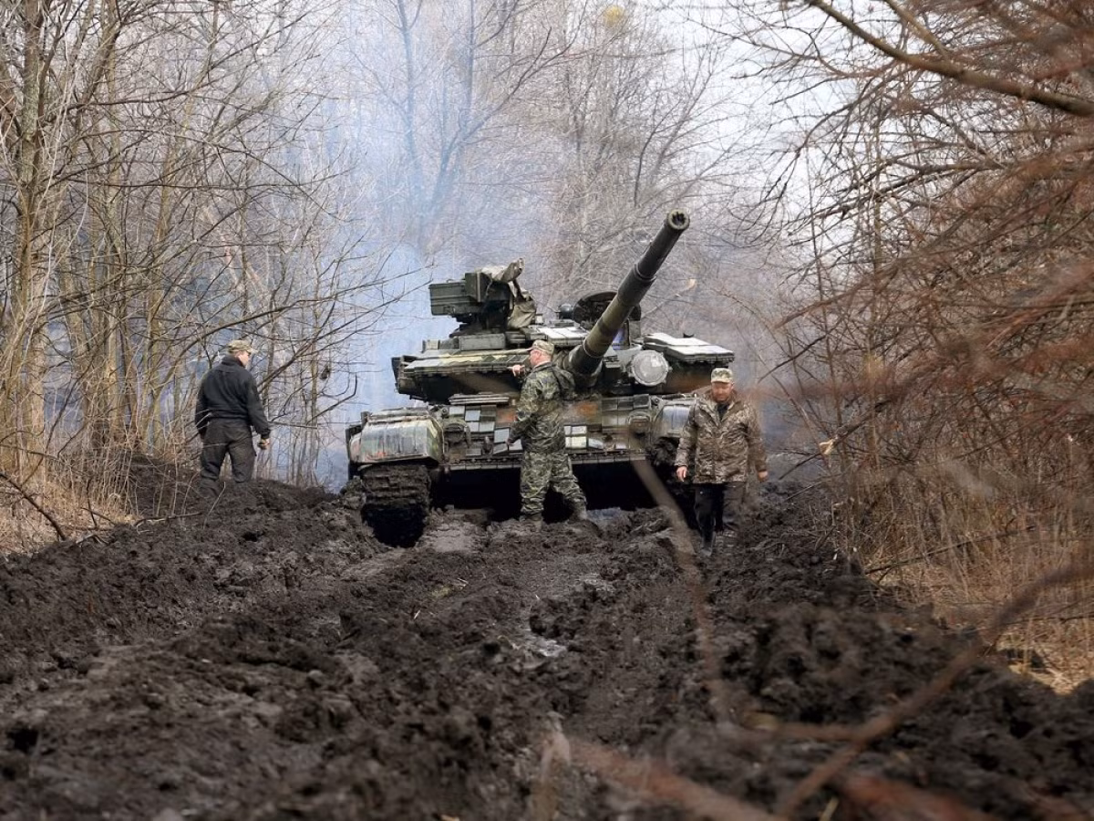 Trước đó phía tình báo dân quân đã phát hiện 29 xe tăng của Quân đội Ukraine tại khu vực Gorlovka và các khu vực xung quanh khu dân cư này; và lực lượng dân quân DPR đã quyết định dùng pháo phản lực phóng loạt BM-21 Grad, để tiến hành tập kích.