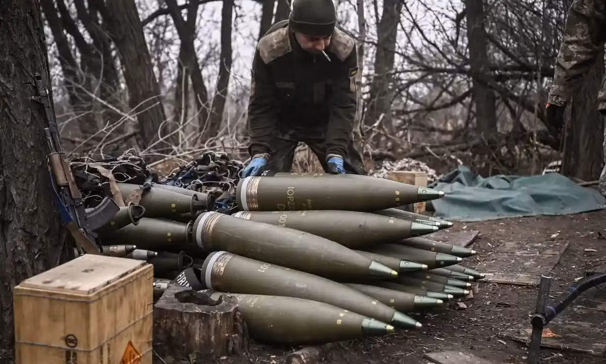 Thông tin mới nhất từ các cơ quan giám sát tình báo Oryx cho thấy, cứ mỗi khẩu pháo của Ukraine bị phá hủy, thì có 3 khẩu pháo của Nga bị vô hiệu hóa. Trong khi Nga vẫn có lợi thế về số lượng pháo, thì quân đội Ukraine đang dần có lợi thế về độ chính xác và tầm bắn.
