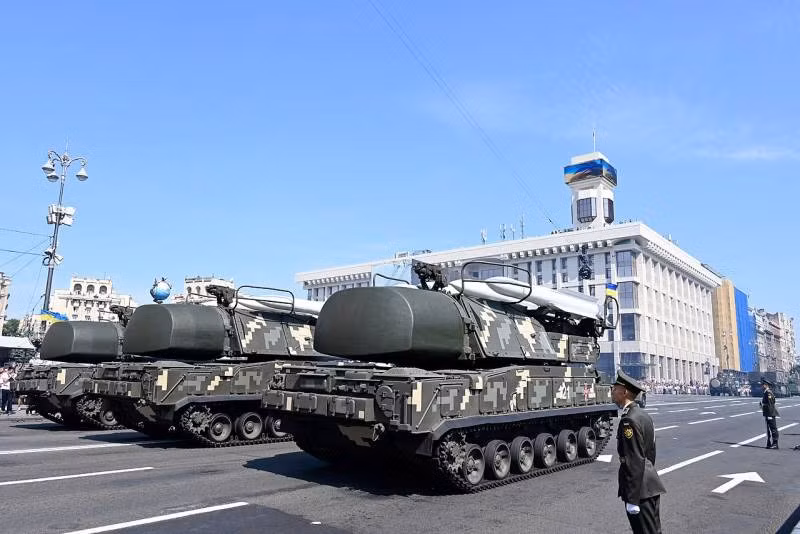 Ngược lại, với tư cách là vũ khí phòng không chủ lực của quân đội Ukraine trên chiến trường, tình hình của các hệ thống phòng không tầm trung di động Buk thậm chí còn gặp nhiều vấn đề khó khăn hơn.