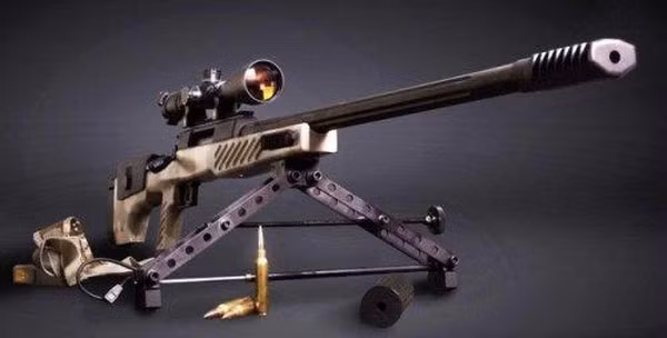 Được đánh giá cao từ các xạ thủ đối với súng bắn tỉa SVLK-14S cũng là điều dễ hiểu; xuất hiện lần đầu vào năm 2016, SVLK-14S cho thấy những thiết kế độc đáo của mẫu súng này, khi nó có thể bắn hạ được những mục tiêu ở cự ly “ngoài đường chân trời”.