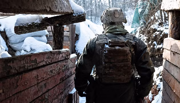 Theo thông tin chính thức từ phía Ukraine, đó là vụ tấn công của lực lượng dân quân ly khai, trúng vào vị trí đóng quân của Quân đội Ukraine tại Donbass; nhưng dư luận nghi ngờ vì lực lượng dân quân hiện không thể sở hữu loại vũ khí tiến công tầm xa như vậy.