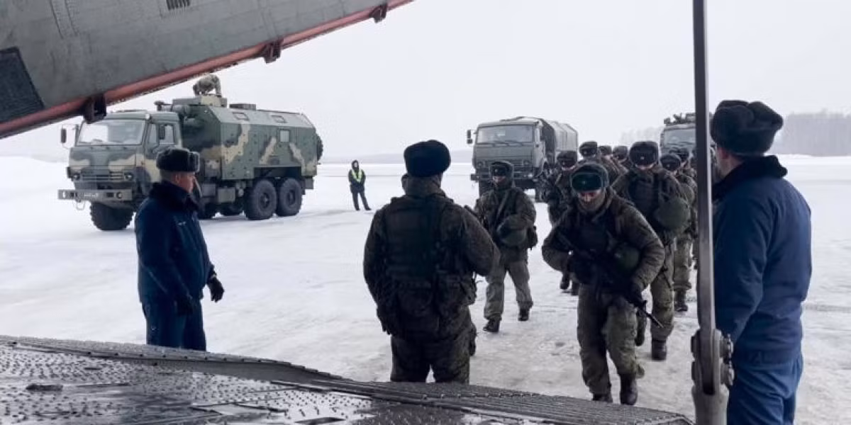 Tại Kazakhstan, các phần tử bạo loạn đã nhận được ít sự ủng hộ của công chúng hơn đáng kể; sau thời gian nhân nhượng và đàm phán để tránh đổ máu, tuy nhiên đến thời điểm hiện tại, lực lượng an ninh được chuẩn bị và huấn luyện tốt hơn nhiều đã bắt đầu làm chủ tình hình.