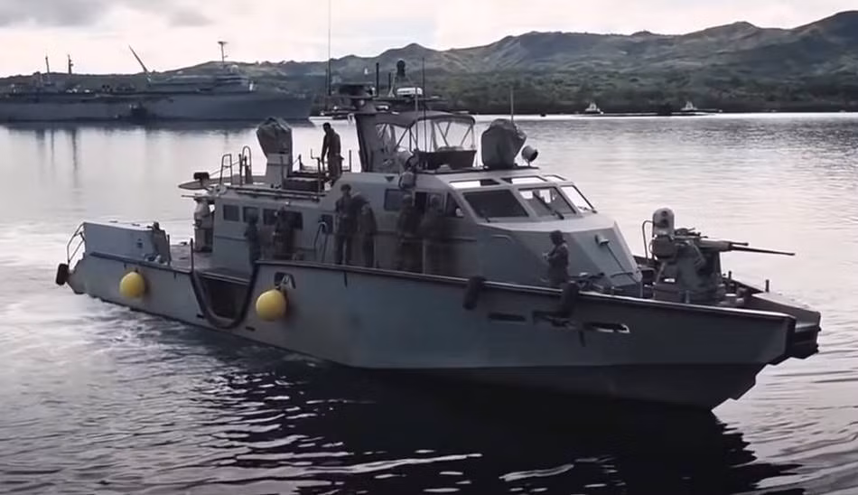 Còn số phận của 6 chiếc tàu cao tốc Mỹ chuyển giao vừa qua cho Ukraine, được cho là không mấy khả quan. Liệu chúng có thể sống đến cuối cuộc chiến, dưới sự tấn công của tên lửa hành trình hay UAV tự sát của Nga hay không, đó vẫn là câu hỏi? 