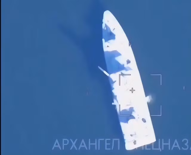 Cảnh quay video được thực hiện bởi cả UAV Lancet và từ một UAV khác; rất có thể, chiếc UAV quay video đã thực hiện điều chỉnh cuộc tấn công và đánh giá mức độ thiệt của con tàu sau đòn đánh của UAV Lancet. Mặc dù có vụ nổ bùng lên, nhưng con tàu không bị chìm. 