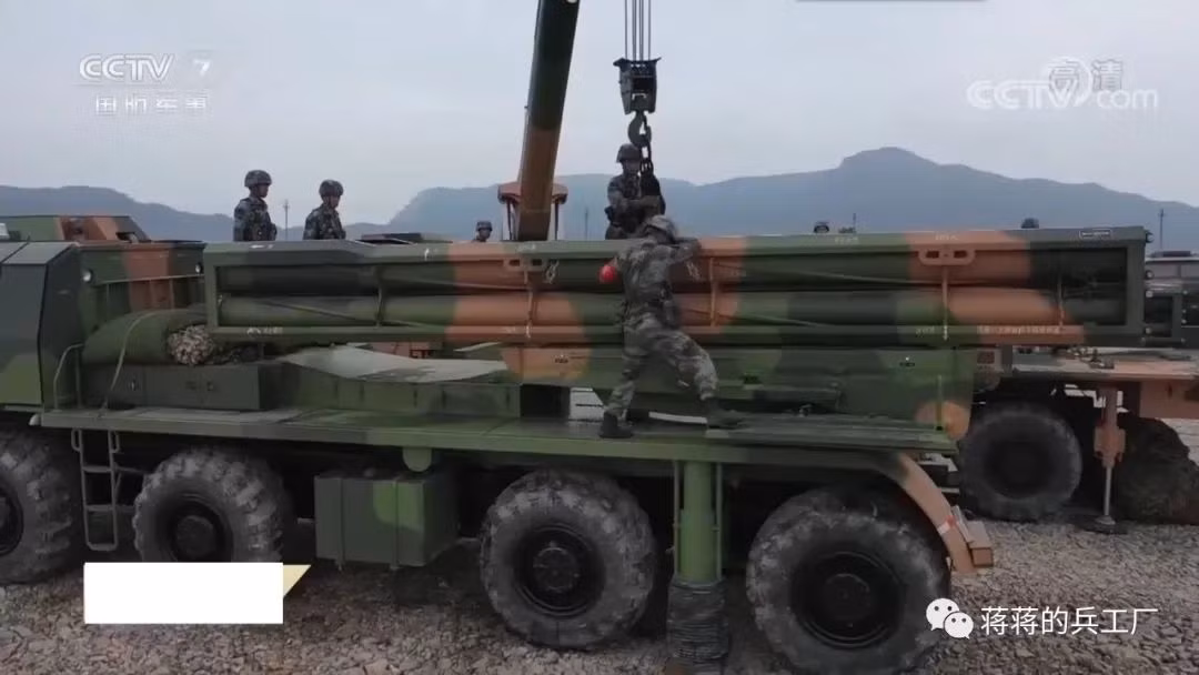 Những loại MRLS lớn của Trung Quốc với thiết kế modul như MRLS M270 của Mỹ, đều có thể nhanh chóng nạp đạn và phóng đạn trở lại, giúp tăng đáng kể mật độ hỏa lực và tầm bắn của nó cũng thuộc loại rất xa, nhưng mức độ chính xác rất kém (kể cả loại đạn có điều khiển).