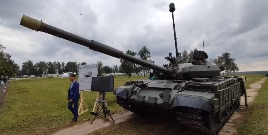 Mặc dù xe tăng T-62 vẫn thiếu các tính năng hiện đại như kính ngắm ảnh nhiệt, được thấy trên tất cả các xe tăng hiện tại của Nga. Ưu điểm chính của T-62M là nó có thể được sử dụng bởi những binh lính mới được tuyển dụng, mà không cần đào tạo hoặc kinh nghiệm đáng kể.