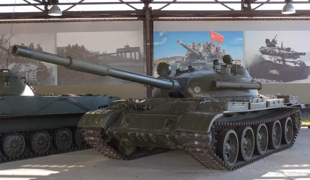 Một gói nâng cấp đã được được phát triển cho T-62, giúp cho nó có thể chiến đấu tốt hơn trên chiến trường, khi đối mặt với những xe tăng hiện đại hơn. Giáp tăng cường, động cơ mạnh hơn và hệ thống điều khiển hỏa lực mới là những cải tiến chính được thực hiện.