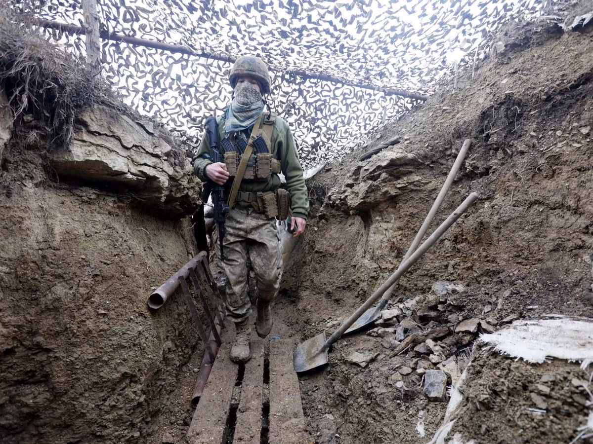 Văn phòng báo chí của Quân đội Ukraine tại Miền Đông (JFO) cũng nhấn mạnh rằng, các đơn vị Quân đội Ukraine vẫn giữ nguyên vị trí của mình, tuân thủ các thỏa thuận Minsk, không thực hiện bất kỳ hành động tấn công nào.
