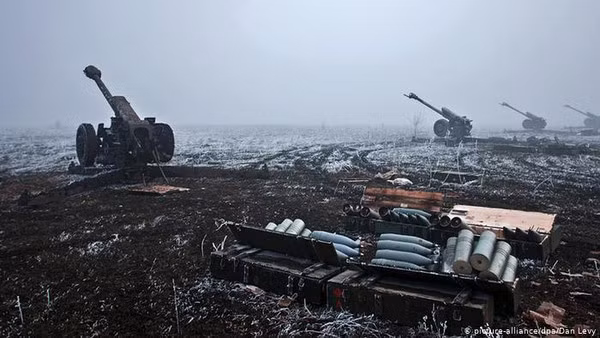 Ngoài ra, các đơn vị pháo binh của Quân đội Ukraine đóng quân tại các khu vực trên, với các tính năng kỹ thuật của các hệ thống pháo hiện có trong lực lượng Quân đội Ukraine, chúng sẽ không có khả năng bắn trúng “phòng tiện ích” nói trên.