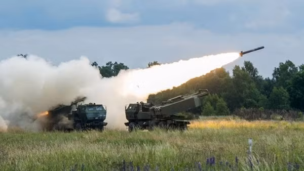 Tính năng nào của tên lửa HIMARS Ukraine khiến Nga khó chịu nhất? Tinh nang nao cua ten lua HIMARS Ukraine khien Nga kho chiu nhat?