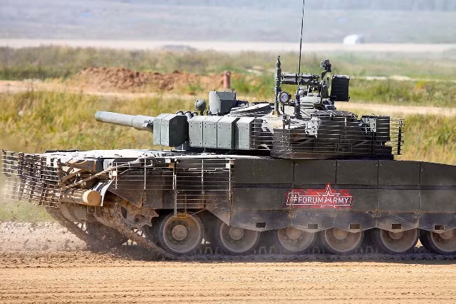 T-90M cũng sử dụng hệ thống điều khiển hỏa lực mới, bao gồm hệ thống ảnh nhiệt chung cho cả pháo thủ và trưởng xe. Khả năng sống sót của T-90M cũng được cải thiện, khi lắp các biến thể mới của giáp phản ứng nổ Relikt và hệ thống bảo vệ chủ động Afghanistan.