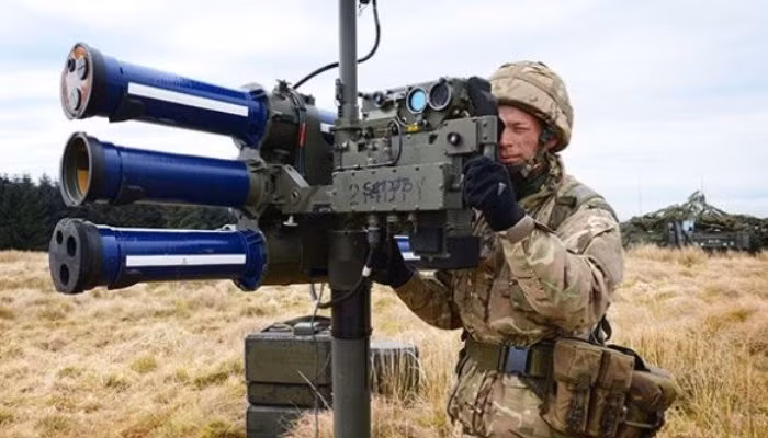 Vì vậy, hiệu quả của việc sử dụng MANPADS Starstreak trực tiếp phụ thuộc vào khả năng của trắc thủ có nhìn thấy mục tiêu và quan sát nó cho đến thời điểm mục tiêu bị tiêu diệt. Ngay cả việc mất liên lạc trong giây lát với mục tiêu, cũng có thể dẫn đến bắn trượt. 