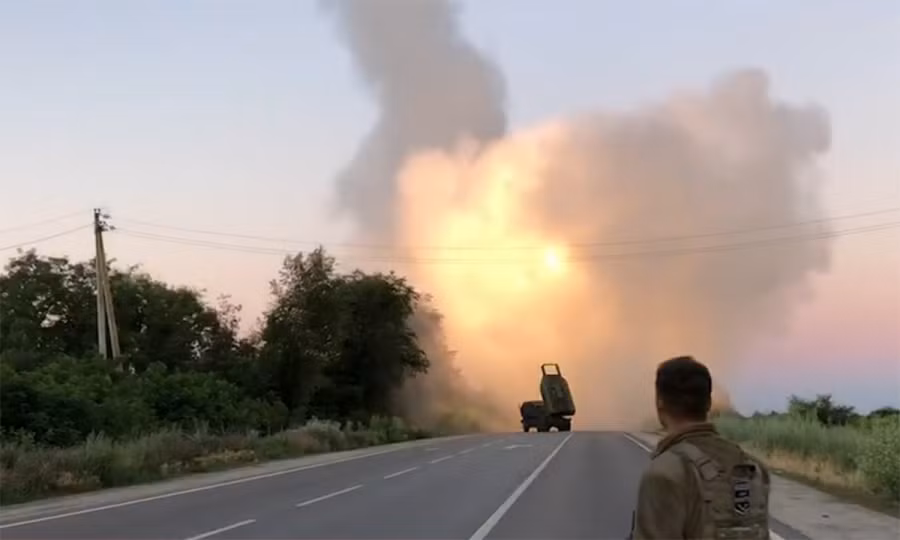 Tuy nhiên, do hình ảnh video tương đối mờ, nên chưa chắc tên lửa HIMARS đã bị phá hủy, và vị trí vụ nổ nằm trong khu vực do Quân đội Ukraine kiểm soát, nên Quân đội Nga không thể tìm thấy đống đổ nát của tên lửa HIMARS để làm bằng chứng. 
