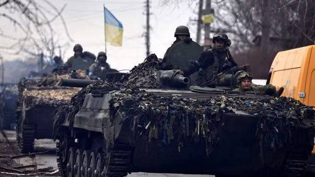 Và người Ukraine đang yêu cầu phương Tây cung cấp nhiều vũ khí tối tân hơn để chống lại sự tấn công dữ dội của Nga hiện nay. Giai đoạn tiếp theo của trận chiến giữa hai bên nhiều khả năng sẽ diễn ra ác liệt hơn. 