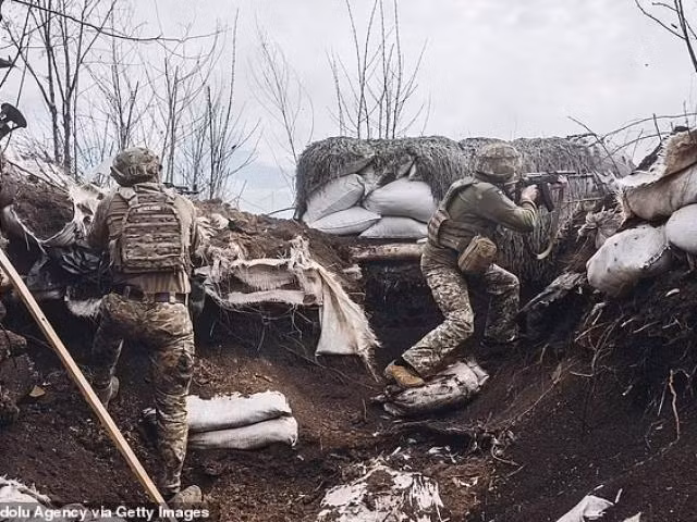 Các nhà phân tích quân sự phương Tây, những người theo dõi chặt chẽ tình hình chiến trường Ukraine hầu như hàng ngày, đều tin rằng, Quân đội Ukraine đang ở thế bất lợi trước quân Nga. 