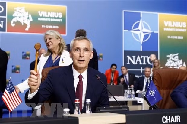 Vì vậy, Nga và Ukraine không chỉ cần cạnh tranh trên chiến trường, mà còn cần giành được nhiều sự ủng hộ và hiểu biết hơn trên trường quốc tế. Nhìn vào diễn biến trong tương lai của cuộc chiến, chúng ta có lý do để tin rằng, cả hai bên sẽ tăng cường đầu tư và nỗ lực phấn đấu giành thắng lợi lớn hơn.