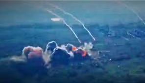 Quân đội Nga đã điều máy bay tấn công ném bom các vị trí của Ukraine và sử dụng UAV để chụp ảnh các vị trí ném bom để đánh giá kết quả. Một trong những máy bay tấn công là Su-34, đã thả những quả bom không điều khiển làm chậm bằng dù và không gây nhiều thiệt hại cho Quân đội Ukraine.