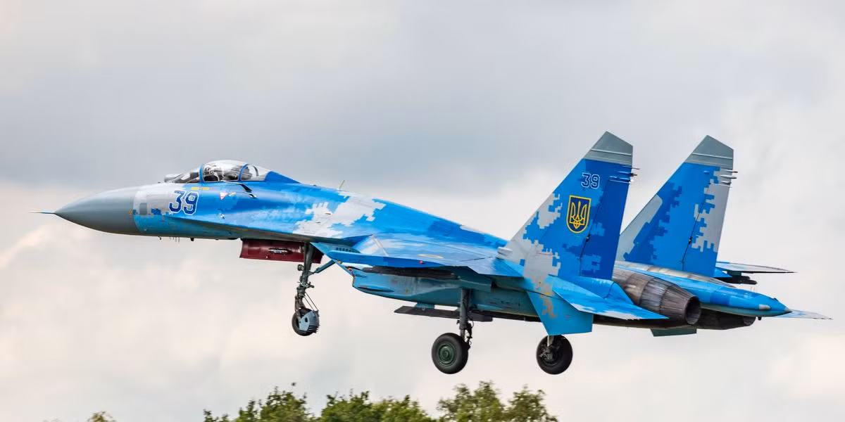 Chuẩn tướng Golubtsov giải thích rằng, với số lượng máy bay chiến đấu ít ỏi, Không quân Ukraine không thể sử dụng bom lượn có điều khiển thường xuyên trong toàn bộ khu vực chiến tuyến, vì cần phải bay vào vùng phòng không rất mạnh của Nga và điều này rất nguy hiểm. 